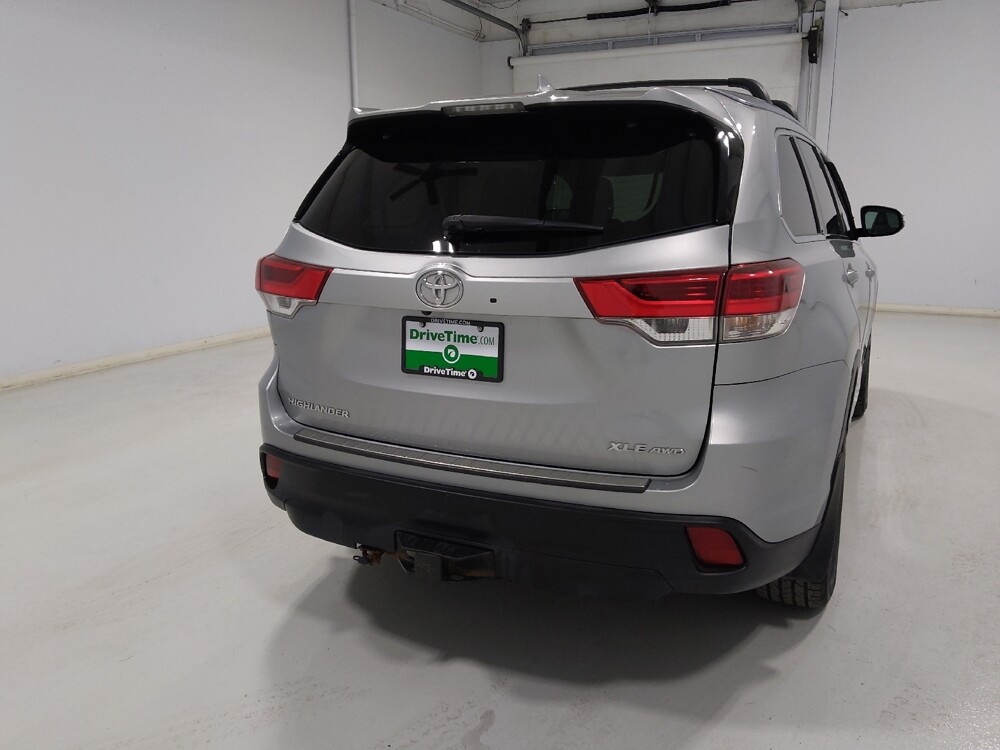 2018 Toyota Highlander in Columbus, OH 43231 - 18093186 7