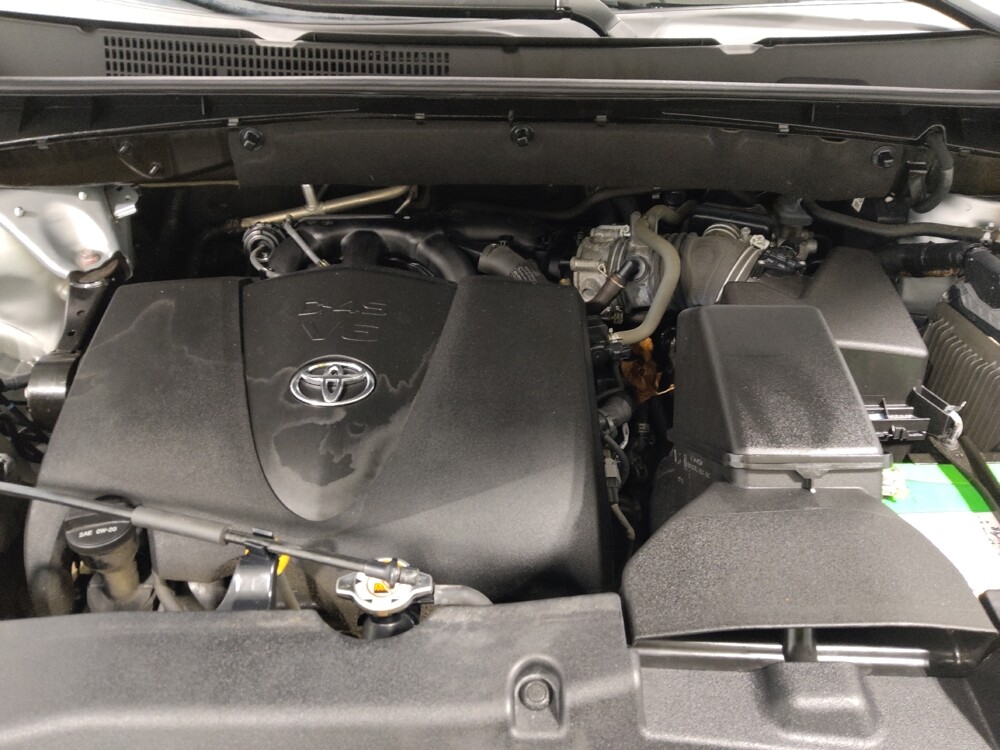 2018 Toyota Highlander in Columbus, OH 43231 - 18093186 30