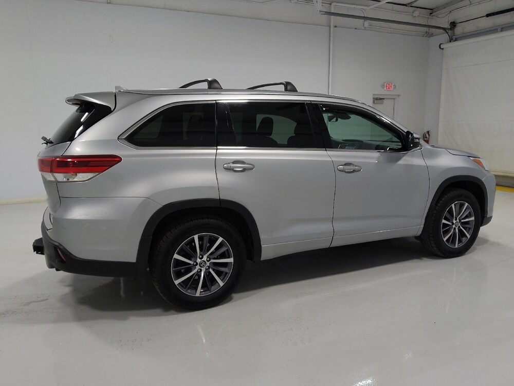 2018 Toyota Highlander in Columbus, OH 43231 - 18093186 10