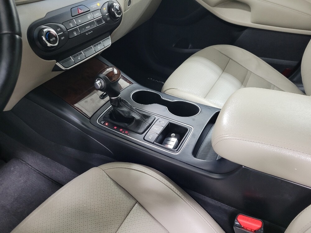 2017 Kia Sorento in Pittsburgh, PA 15236 - 18093200 26