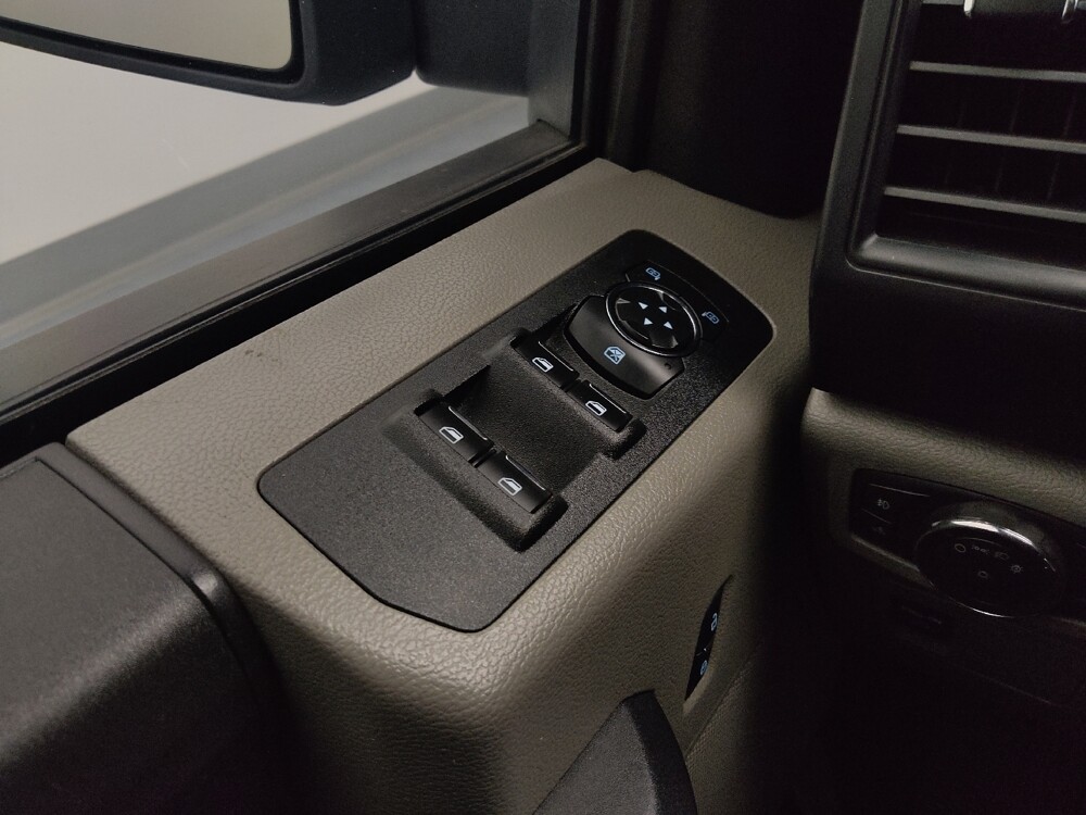 2019 Ford F150 in St. Louis, MO 63125 - 18093205 27