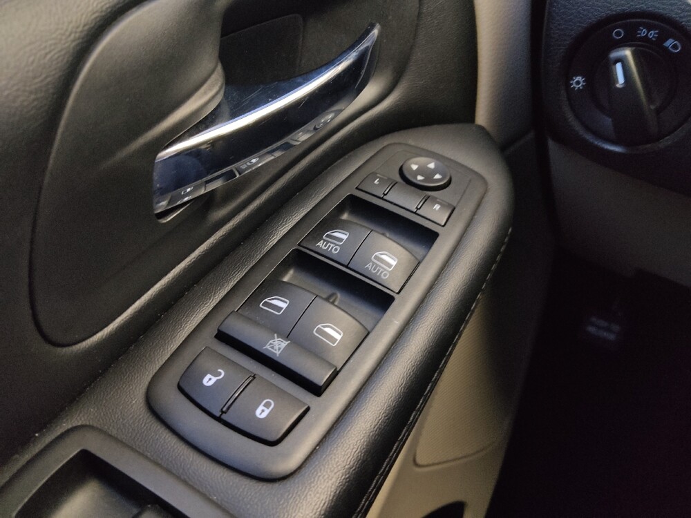 2020 Dodge Grand Caravan in Wichita, KS 67207 - 18093207 27