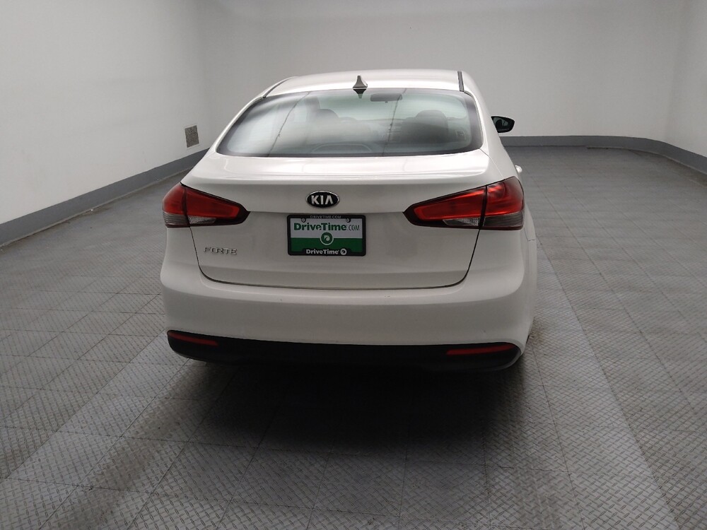 2017 Kia Forte in Peoria, IL 61615 - 18093214 7