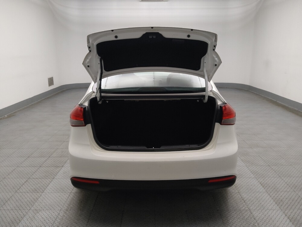 2017 Kia Forte in Peoria, IL 61615 - 18093214 29