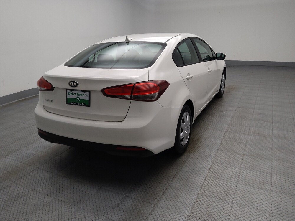 2017 Kia Forte in Peoria, IL 61615 - 18093214 9