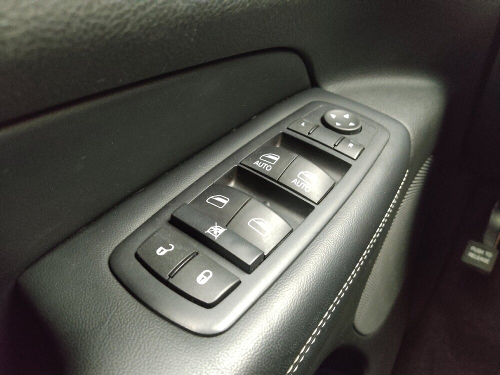 2015 Jeep Grand Cherokee in Taylor, MI 48180 - 18093219 27