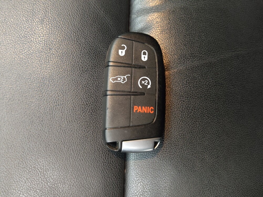 2015 Jeep Grand Cherokee in Taylor, MI 48180 - 18093219 32