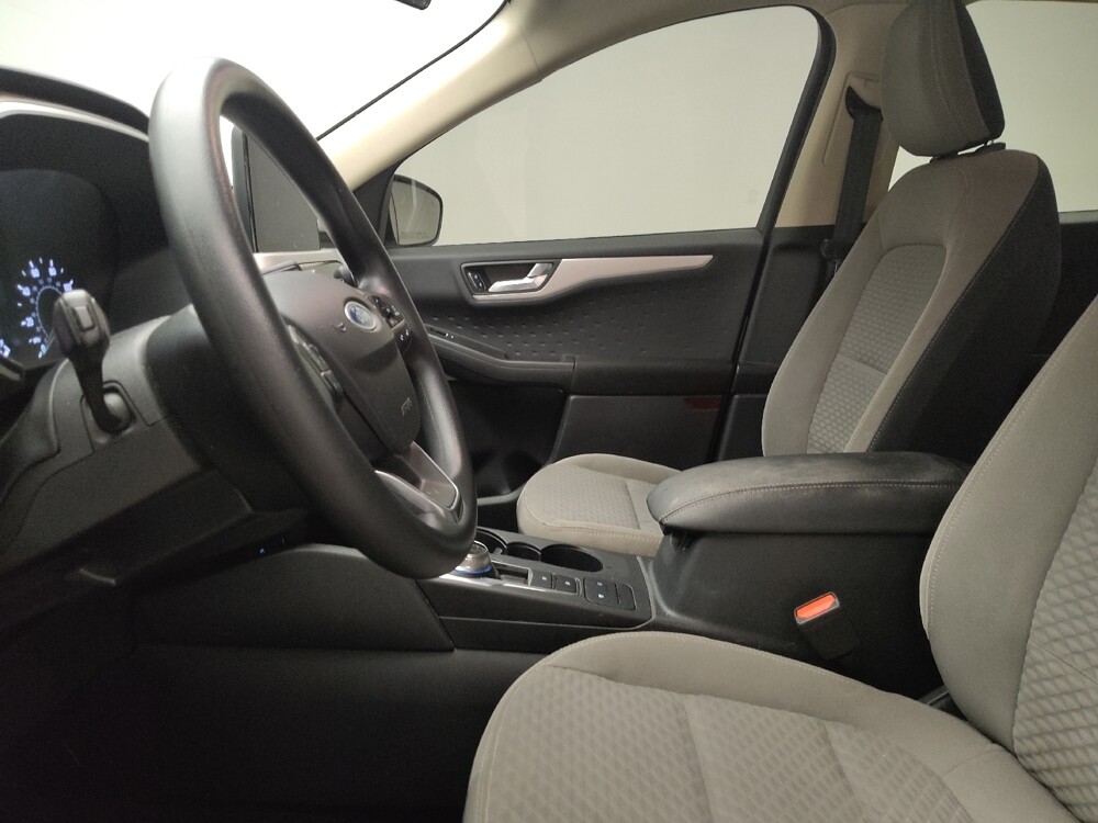 2020 Ford Escape in Grand Rapids, MI 49508 - 18093220 17