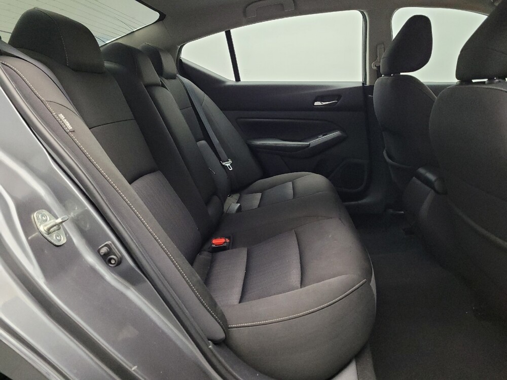 2020 Nissan Altima in Plano, TX 75074 - 18093232 19