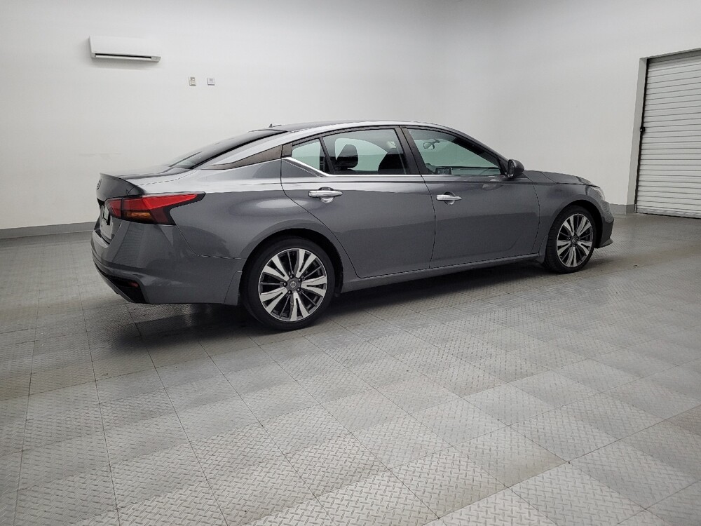 2020 Nissan Altima in Plano, TX 75074 - 18093232 10