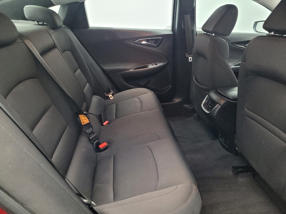 2018 Chevrolet Malibu in Conway, SC 29526 - 18093239 19