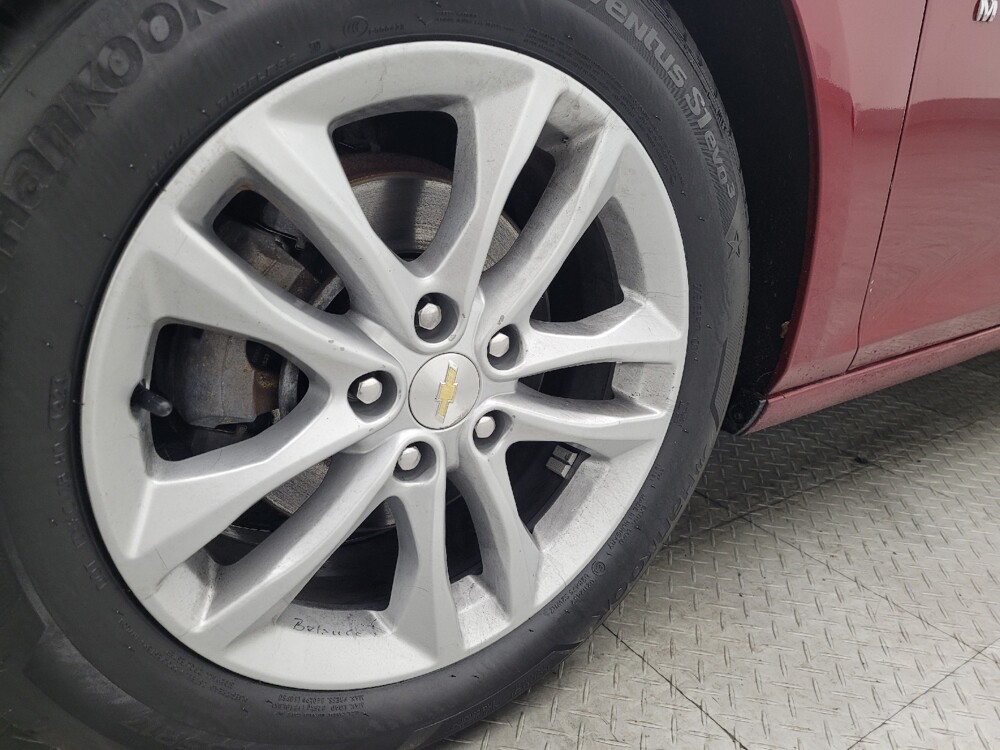 2018 Chevrolet Malibu in Conway, SC 29526 - 18093239 31