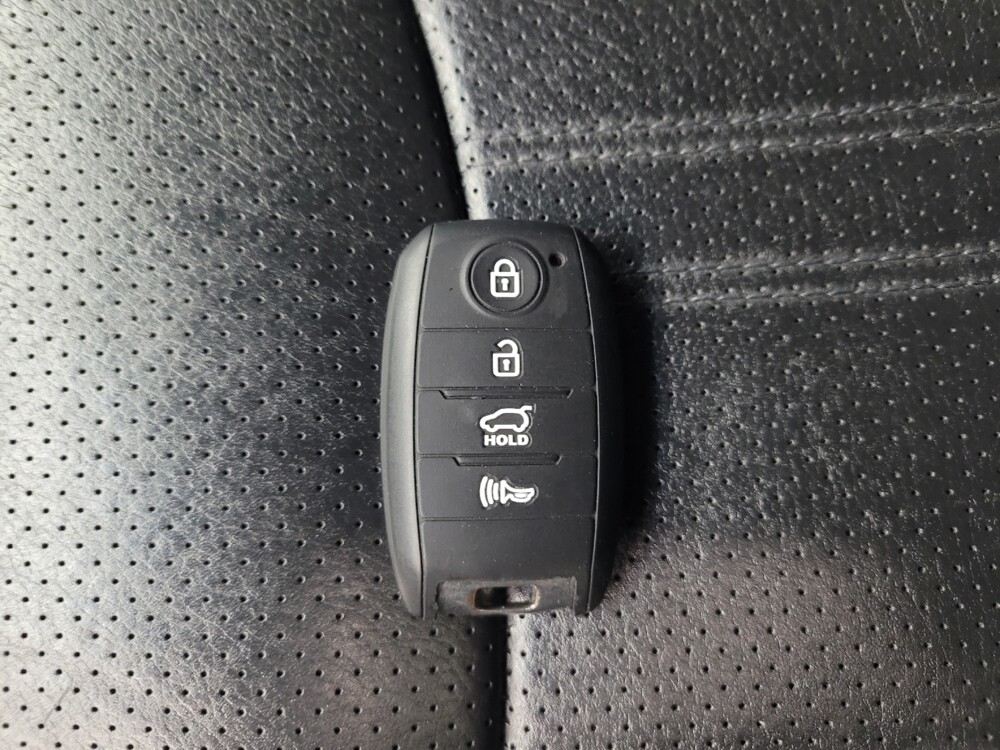 2014 Kia Sorento in Grand Rapids, MI 49508 - 18093249 32