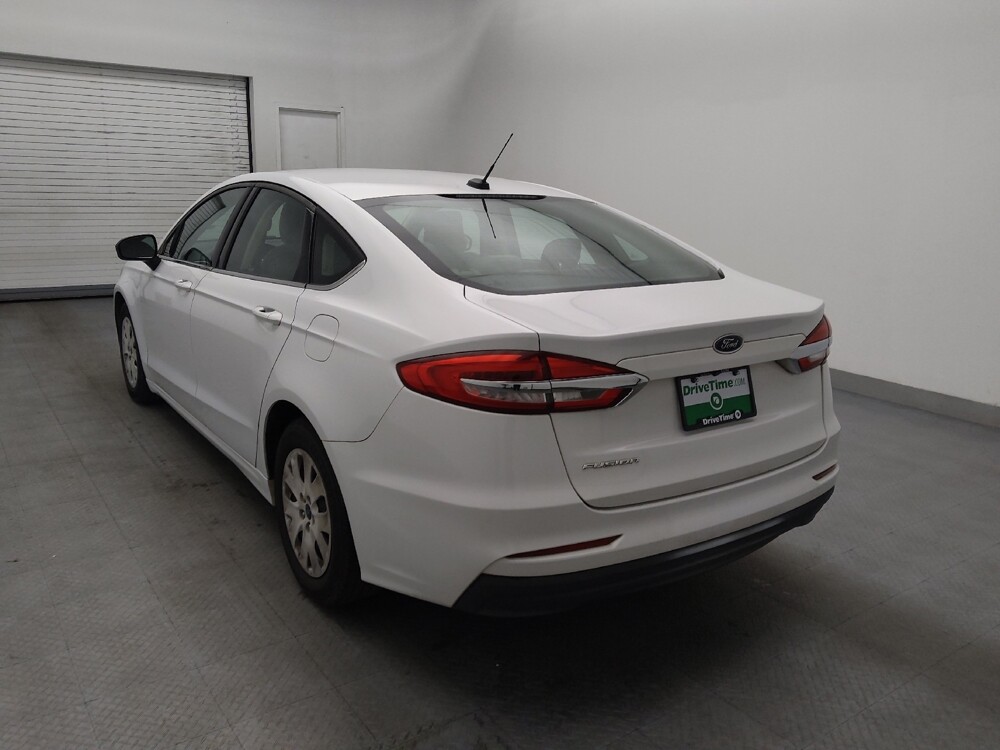 2019 Ford Fusion in Fayetteville, NC 28304 - 18093257 5