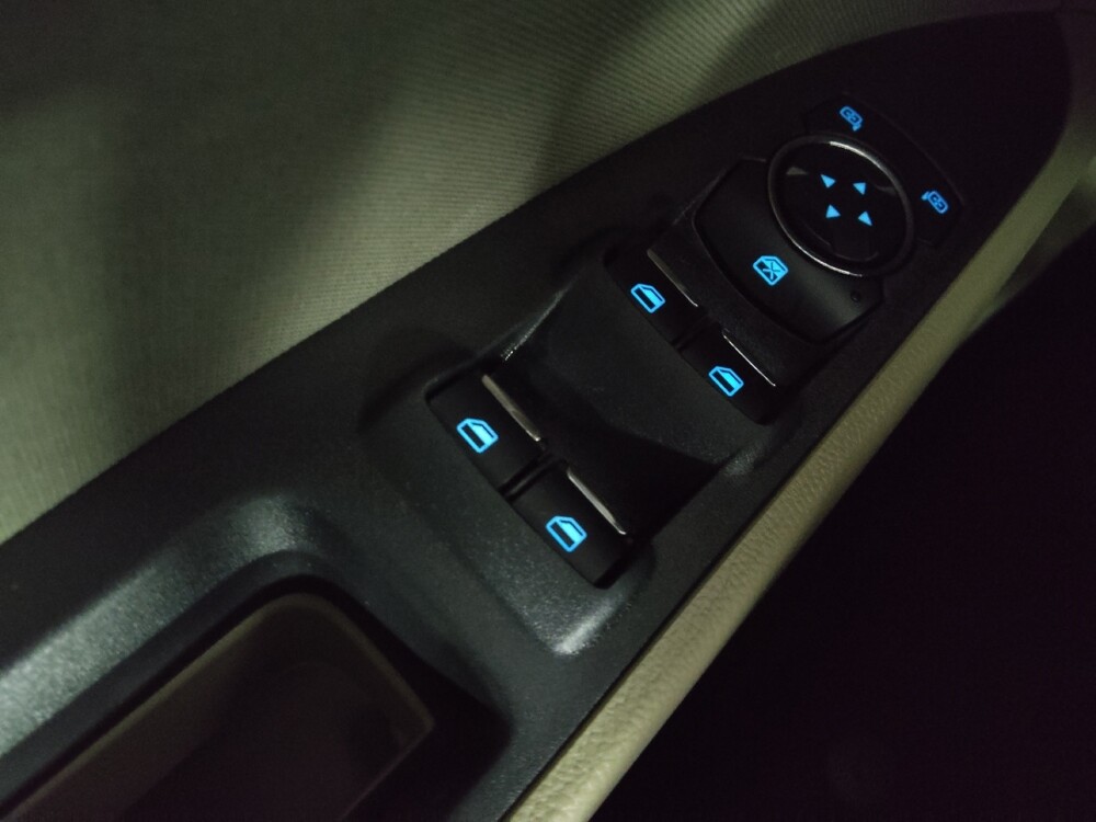 2020 Ford Fusion in Union City, GA 30291 - 18093263 27