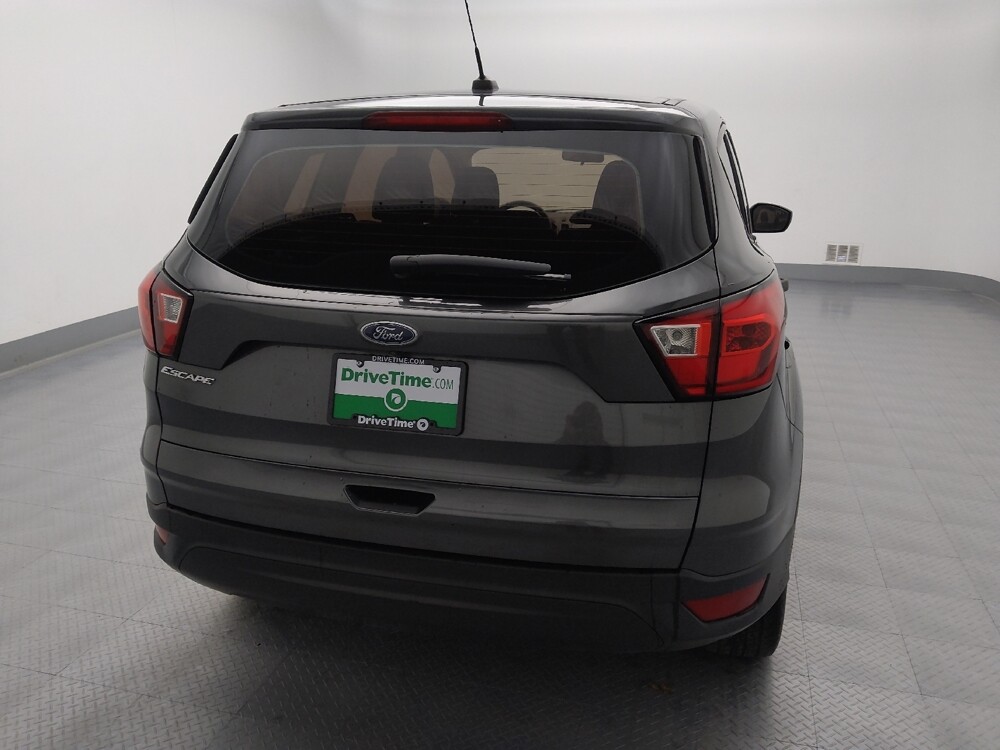 2019 Ford Escape in Topeka, KS 66611 - 18093266 7