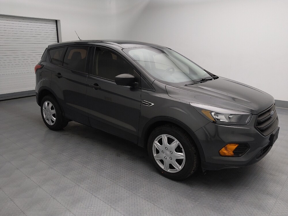 2019 Ford Escape in Topeka, KS 66611 - 18093266 11