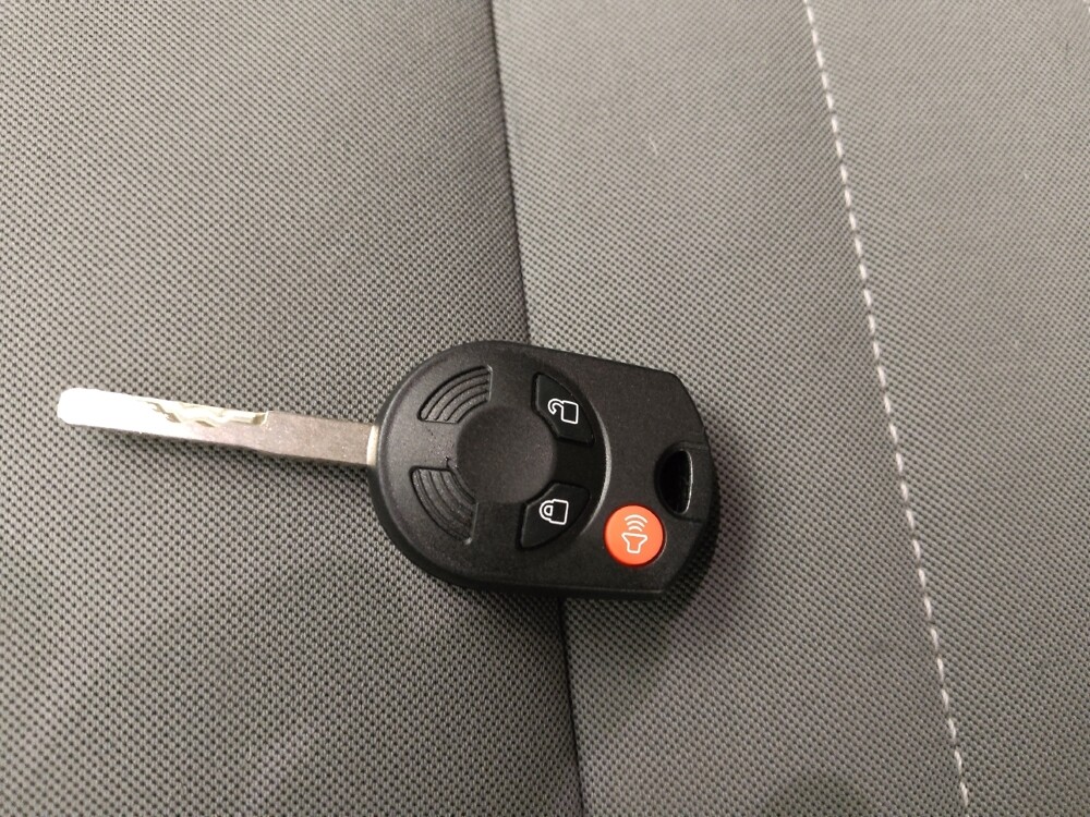 2019 Ford Escape in Topeka, KS 66611 - 18093266 32