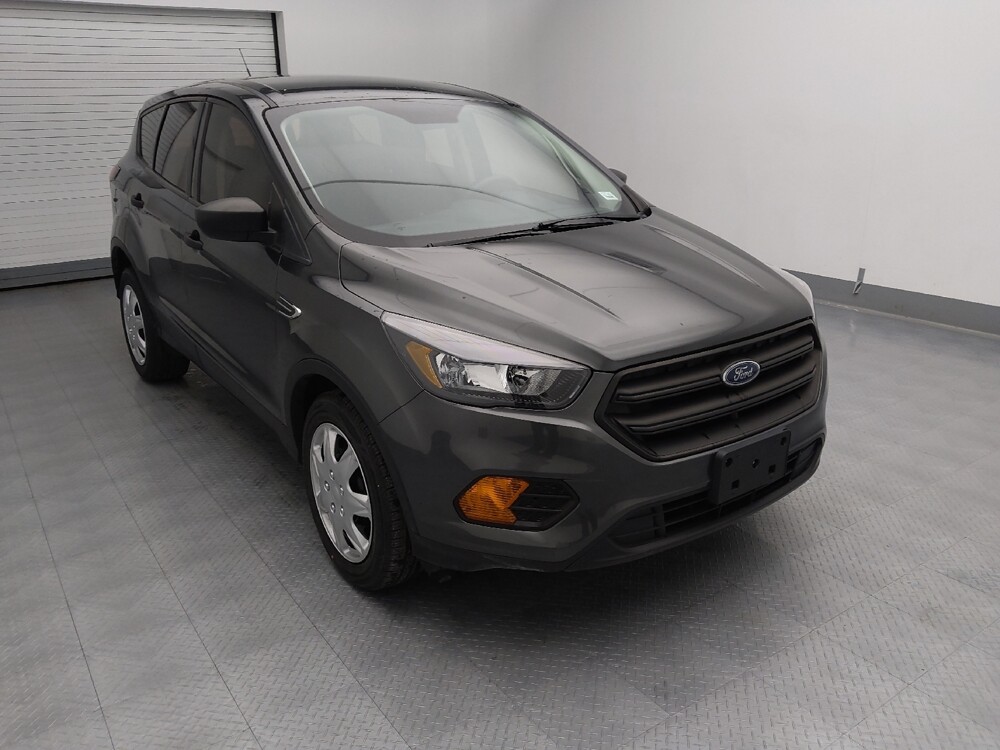 2019 Ford Escape in Topeka, KS 66611 - 18093266 13