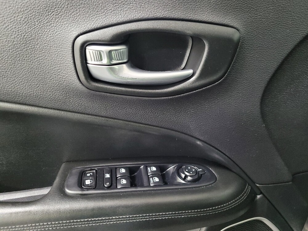 2019 Jeep Compass in Pittsburgh, PA 15236 - 18093270 27