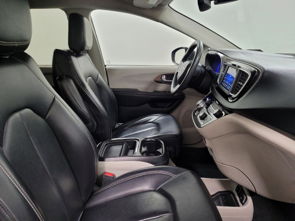 2020 Chrysler Voyager in Pittsburgh, PA 15236 - 18093285 21
