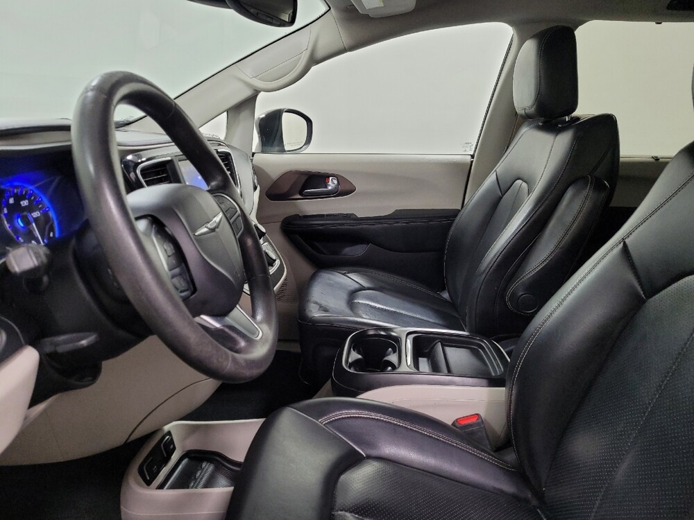 2020 Chrysler Voyager in Pittsburgh, PA 15236 - 18093285 17