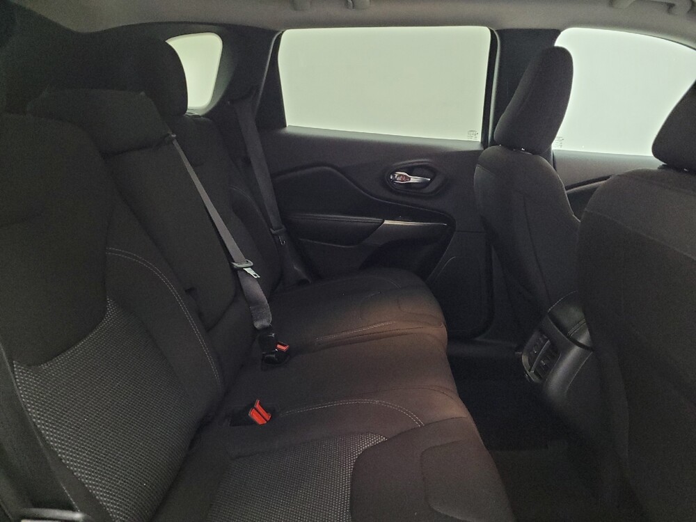 2020 Jeep Cherokee in Toledo, OH 43617 - 18093290 19