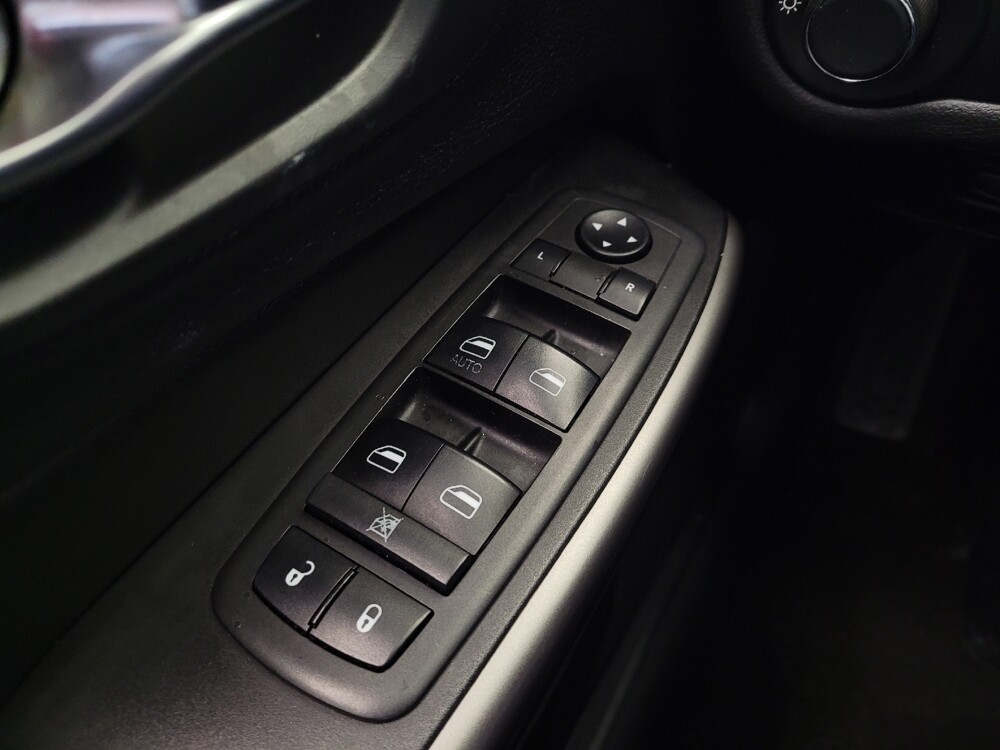 2020 Jeep Cherokee in Toledo, OH 43617 - 18093290 27