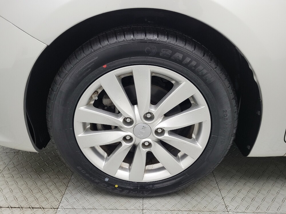 2016 Kia Forte Koup in Peoria, IL 61615 - 18093293 31