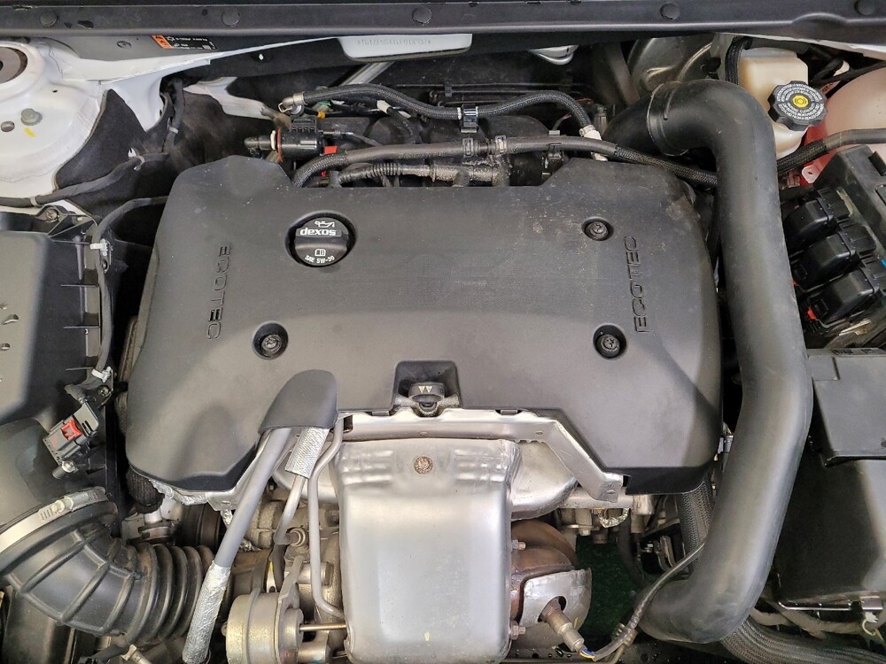 2020 Chevrolet Malibu in Columbus, OH 43228 - 18093296 30