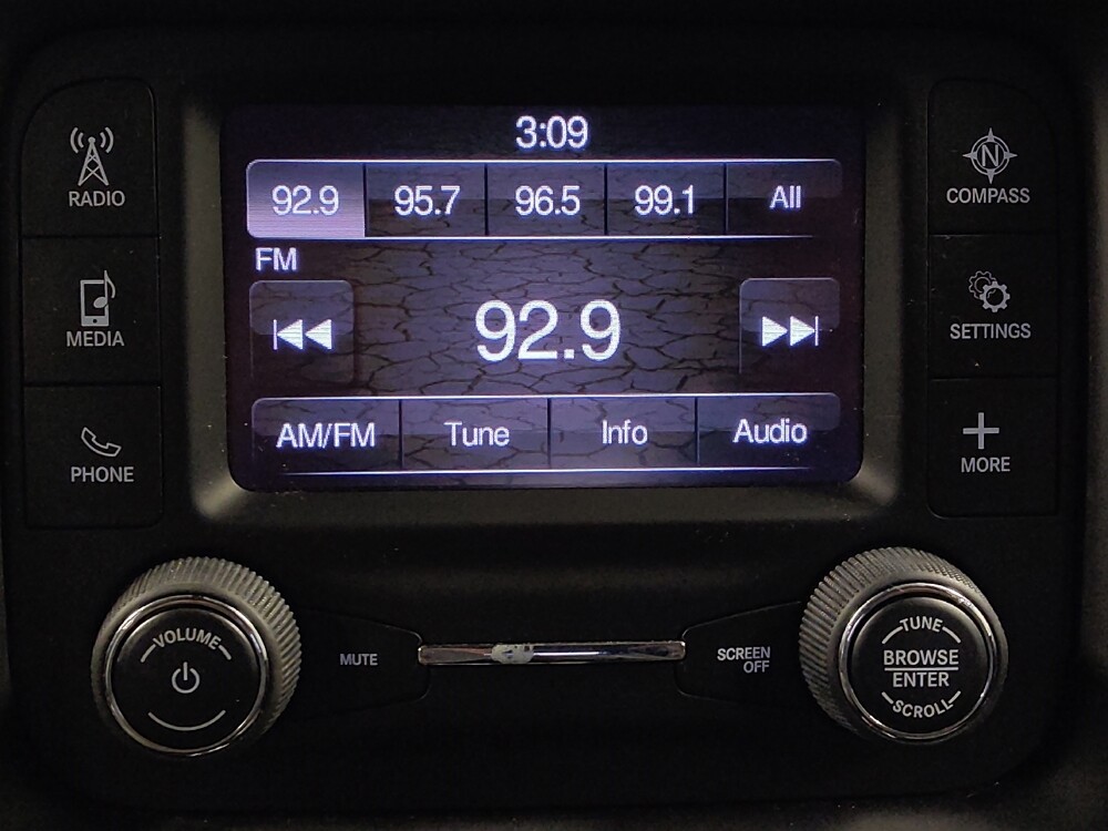 2018 Jeep Compass in Baton Rouge, LA 70816 - 18093300 25