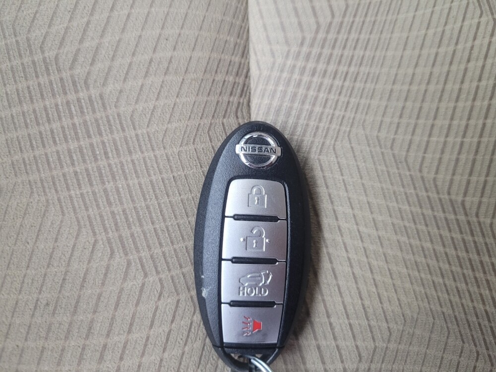 2014 Nissan Rogue in Indianapolis, IN 46222 - 18093301 32