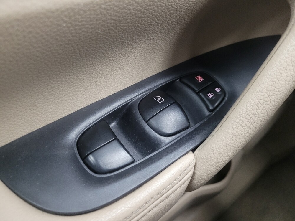 2014 Nissan Rogue in Indianapolis, IN 46222 - 18093301 27