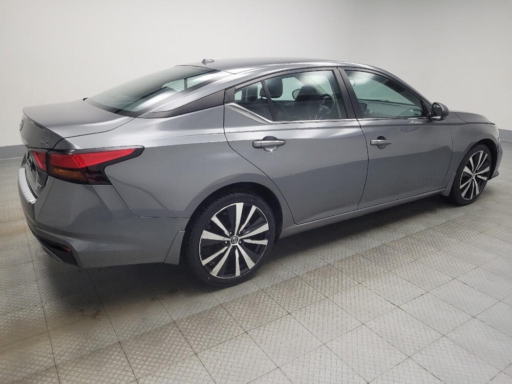 2021 Nissan Altima in Indianapolis, IN 46222 - 18093302 10