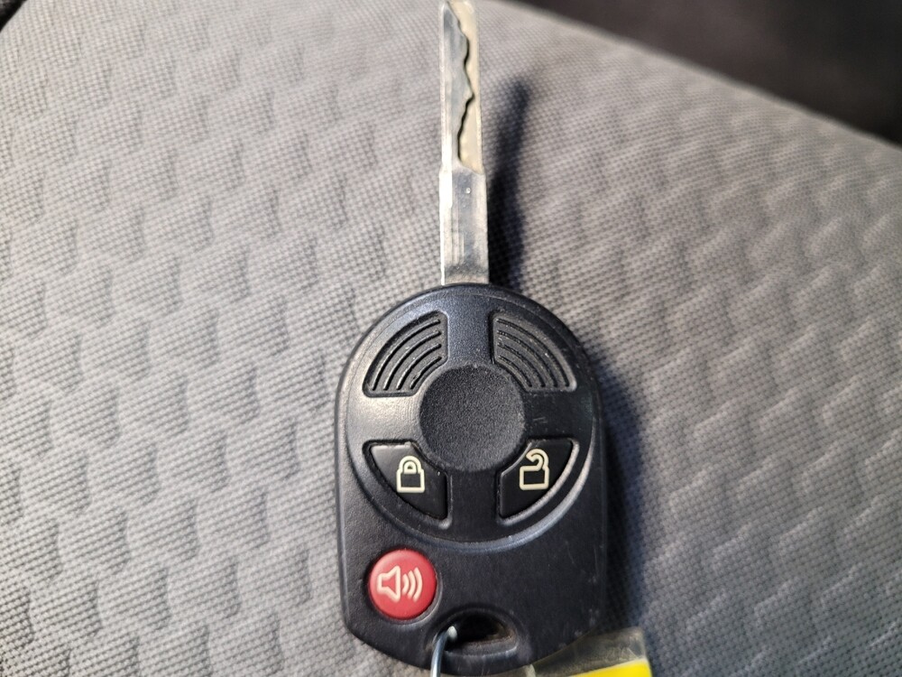 2017 Ford Escape in Clearwater, FL 33764 - 18093308 32