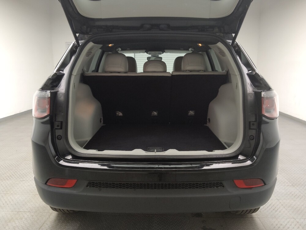 2018 Jeep Compass in Grand Rapids, MI 49508 - 18093309 29