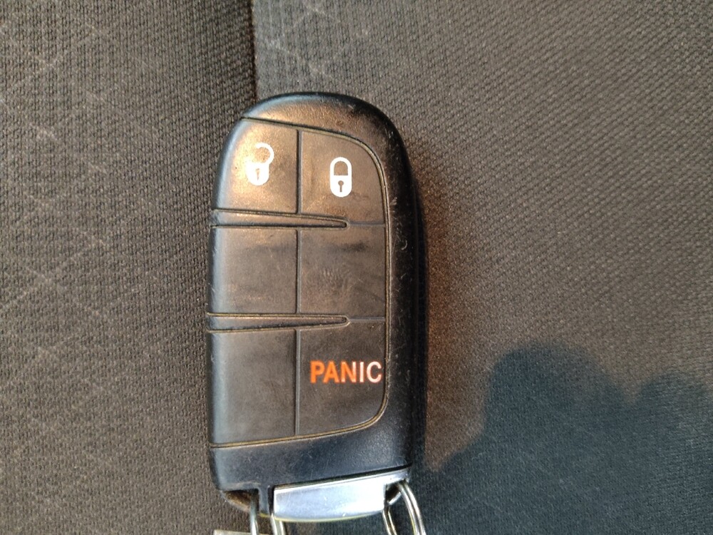 2019 Jeep Grand Cherokee in Clearwater, FL 33764 - 18093321 32