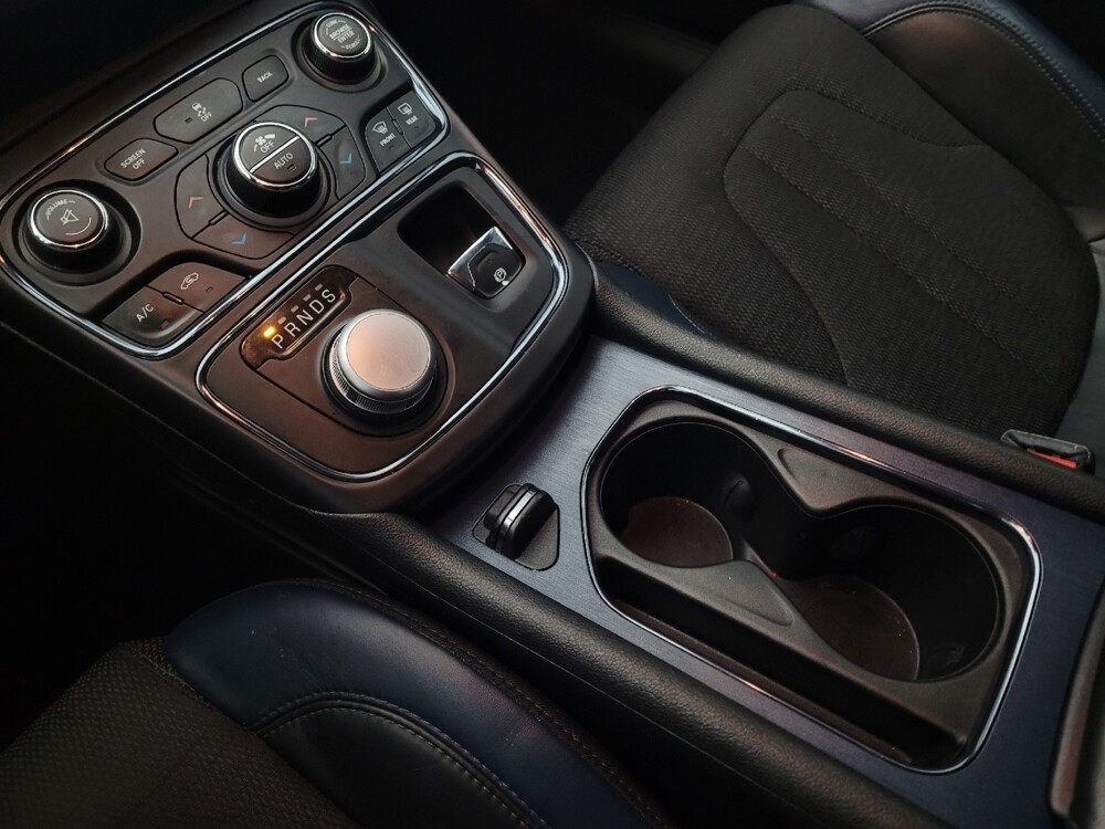 2015 Chrysler 200 in Columbus, OH 43228 - 18093323 26