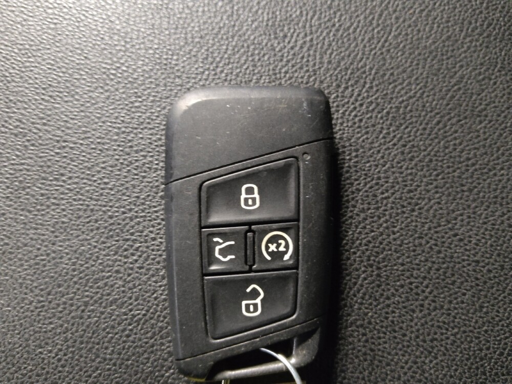 2020 Volkswagen Atlas in Tampa, FL 33619 - 18093326 32