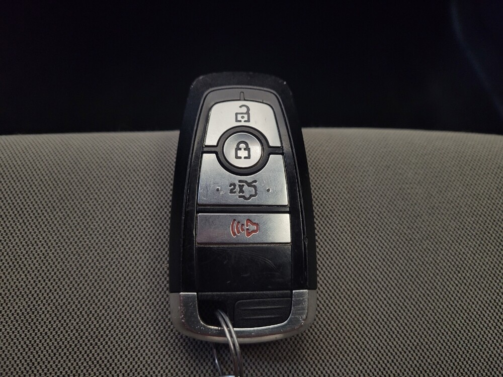 2018 Ford Fusion in Columbus, OH 43228 - 18093332 32