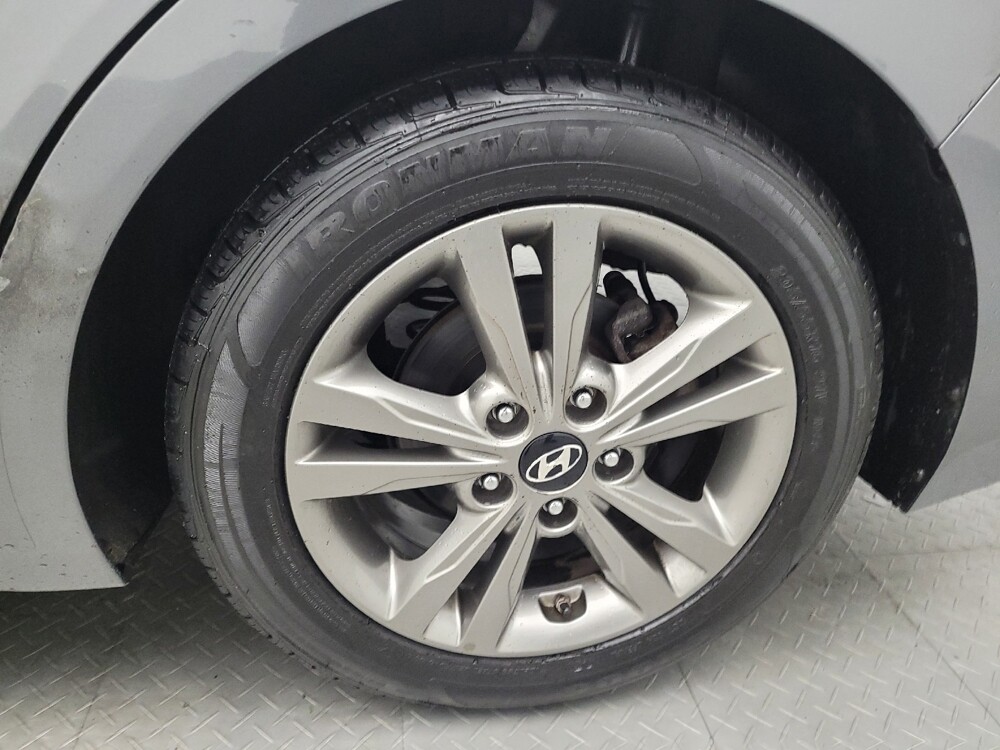 2018 Hyundai Elantra in Columbus, OH 43228 - 18093335 31