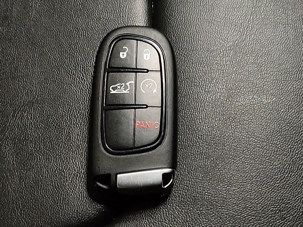 2020 Jeep Cherokee in Fayetteville, NC 28304 - 18093336 32