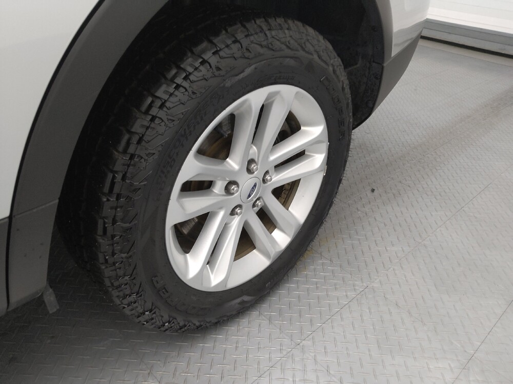 2017 Ford Explorer in Topeka, KS 66611 - 18093342 31