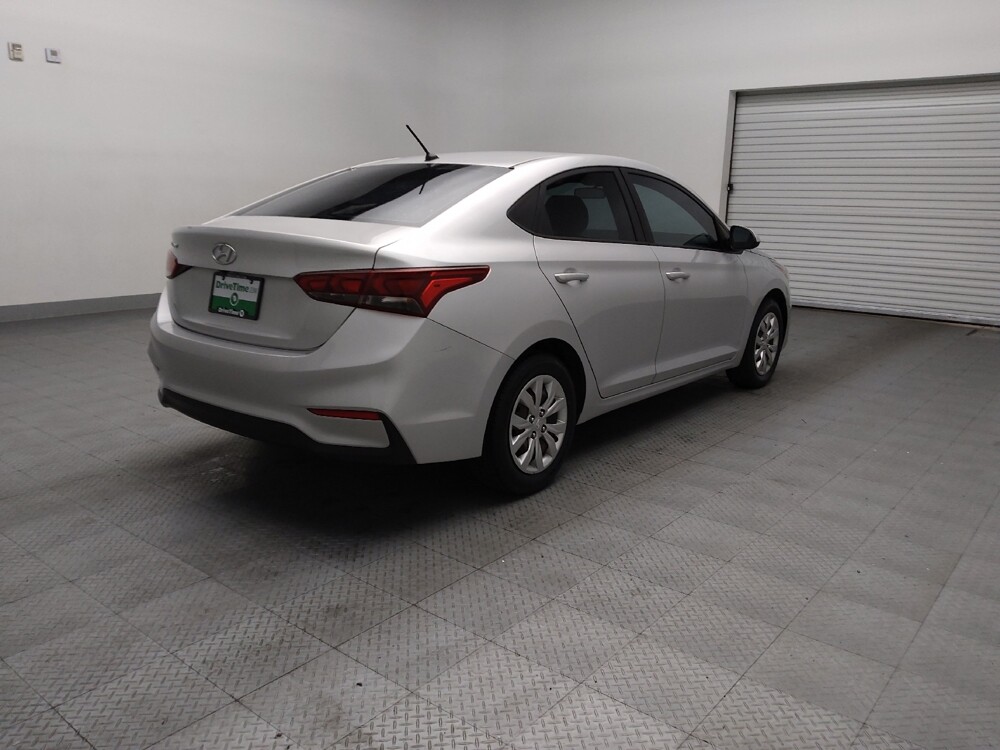 2018 Hyundai Accent in Tulsa, OK 74145 - 18093344 9