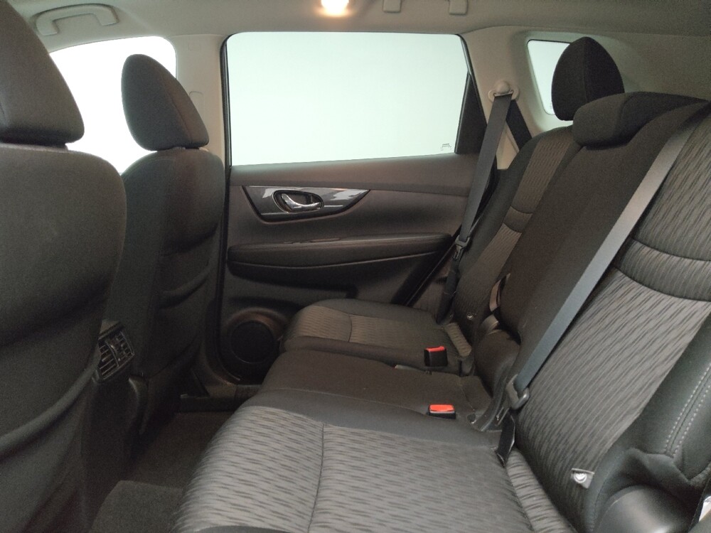 2018 Nissan Rogue in Taylor, MI 48180 - 18093348 18