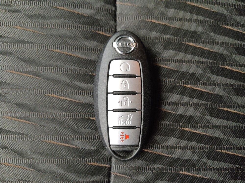 2018 Nissan Rogue in Taylor, MI 48180 - 18093348 32