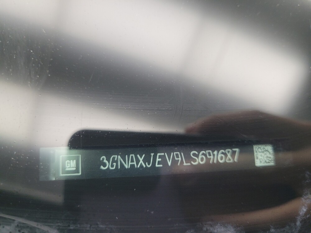 2020 Chevrolet Equinox in Indianapolis, IN 46222 - 18093352 33