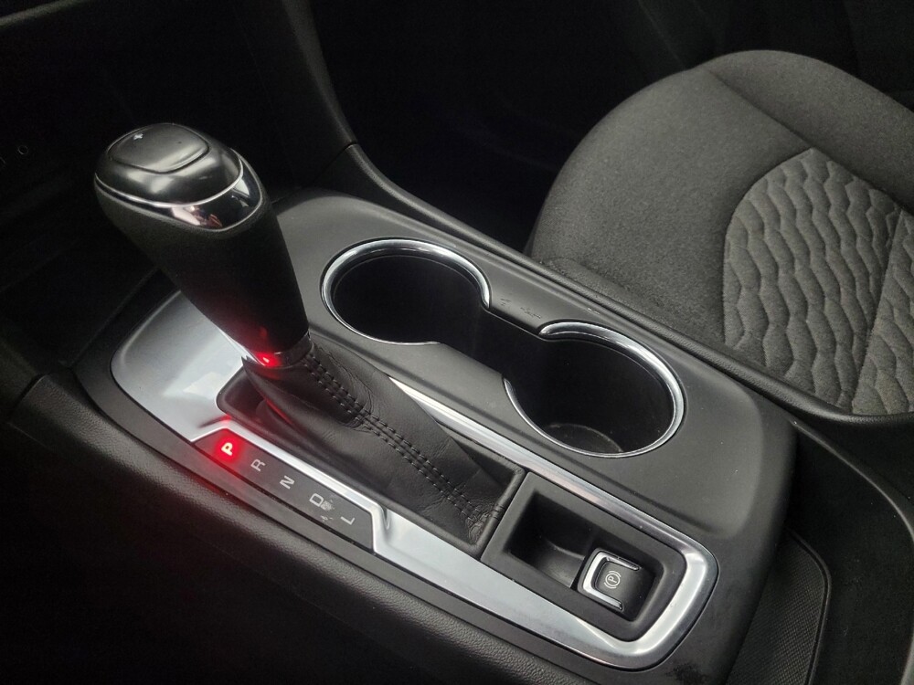 2020 Chevrolet Equinox in Indianapolis, IN 46222 - 18093352 26