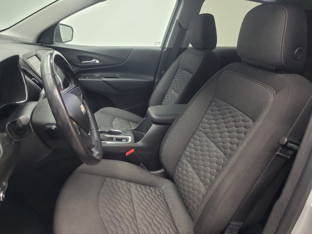 2020 Chevrolet Equinox in Indianapolis, IN 46222 - 18093352 17