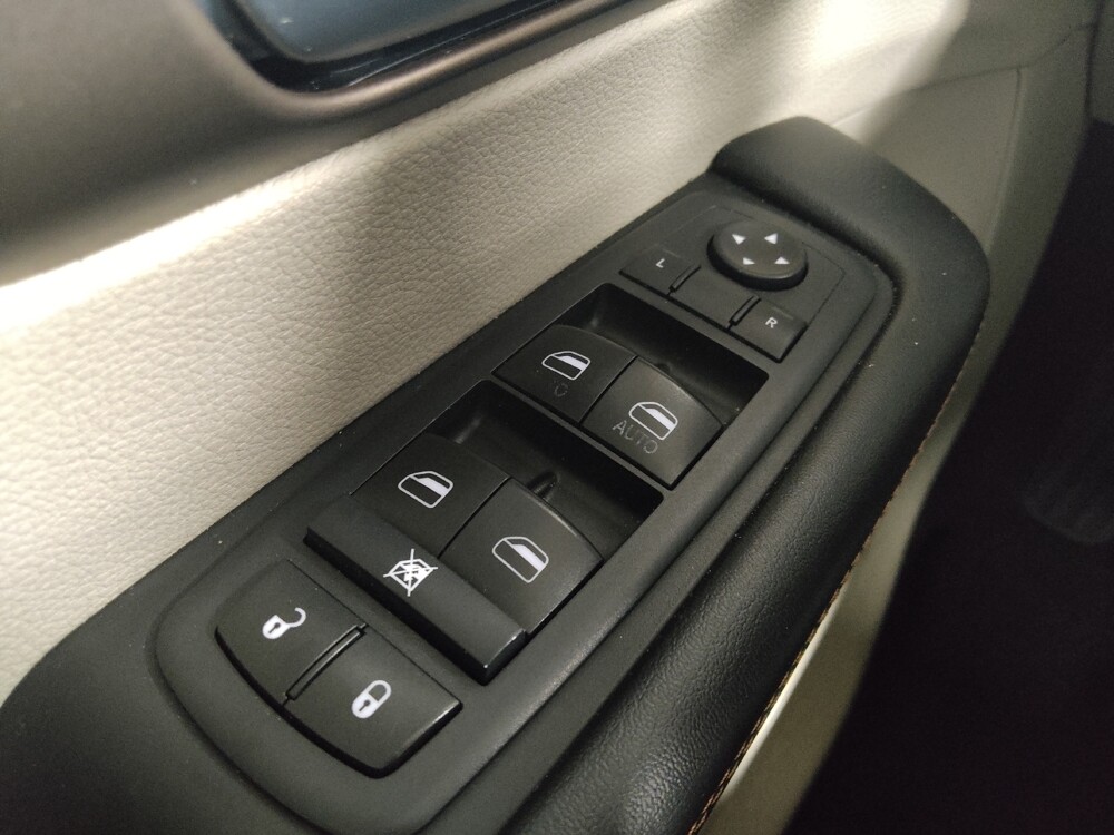 2017 Chrysler Pacifica in Conyers, GA 30094 - 18093376 27